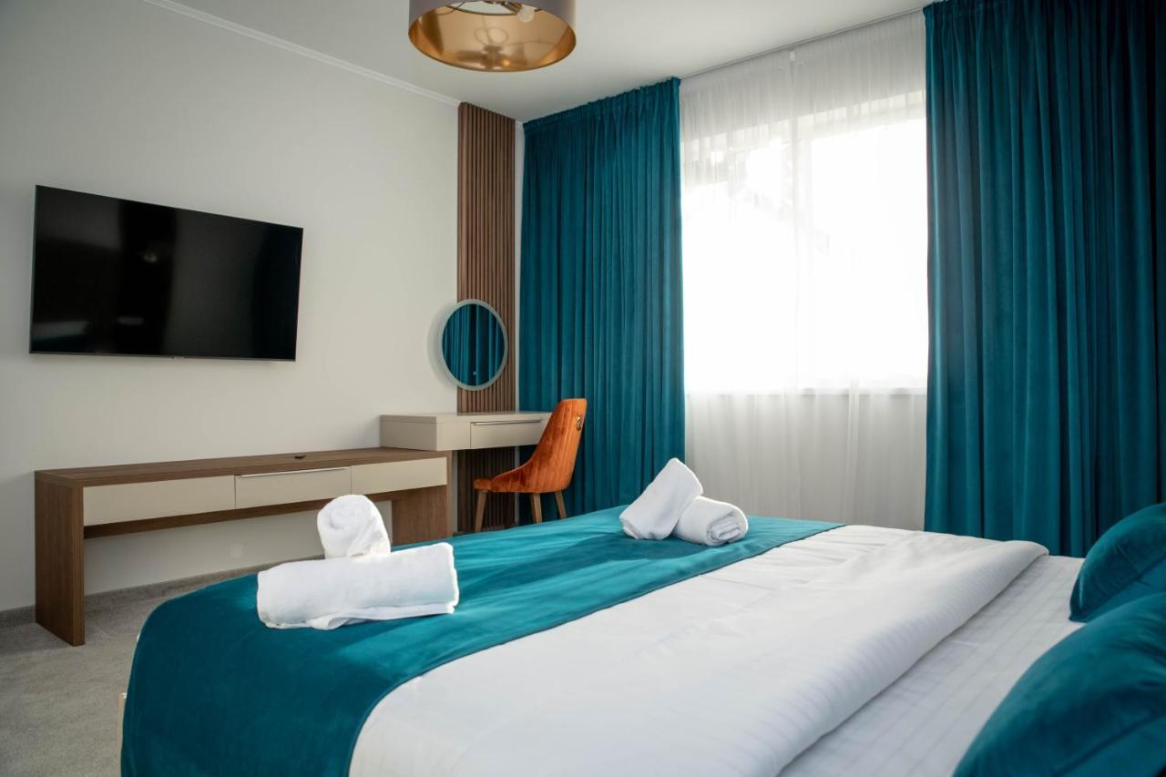 Unique Garden Hotel Brăila Exteriör bild